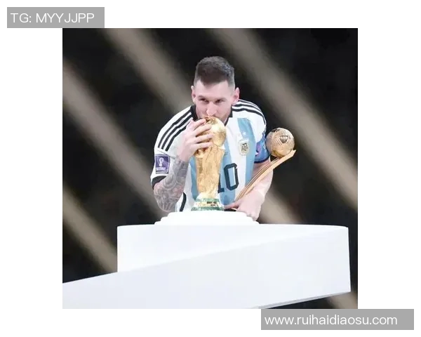 长期被批评与误解的足球巨星：逆境中的坚持与突破