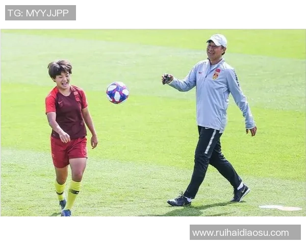 足球宝贝与球星之间的默契配合与幕后故事揭秘